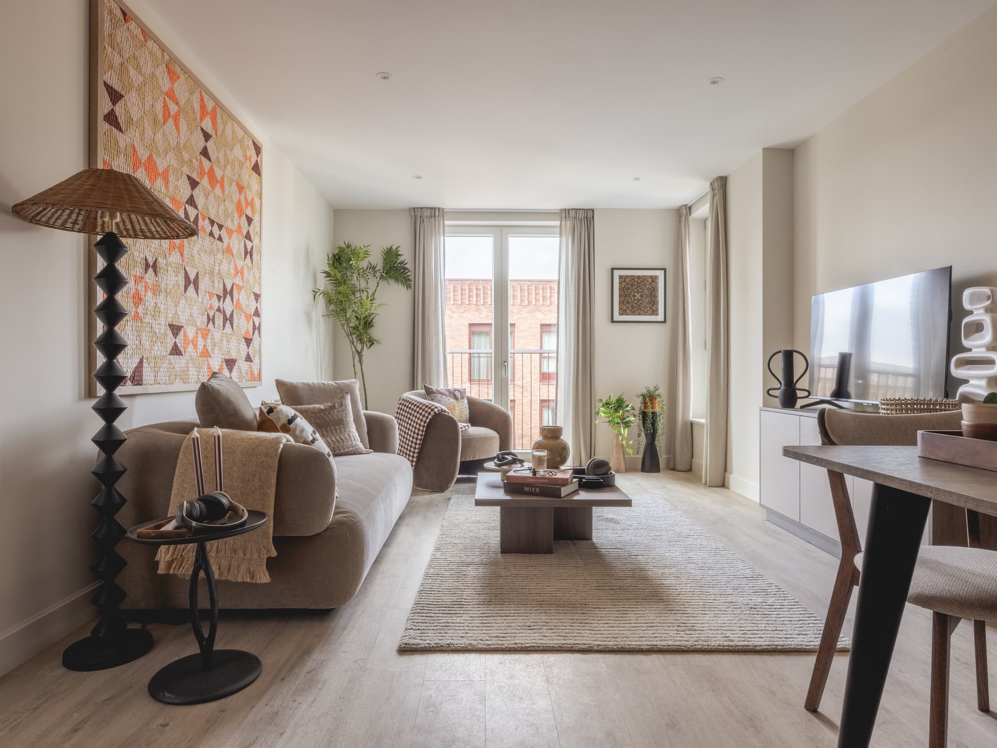 Low Res Billy Bolton Greystar Pearl Yard 115 Hdr 2000X1501