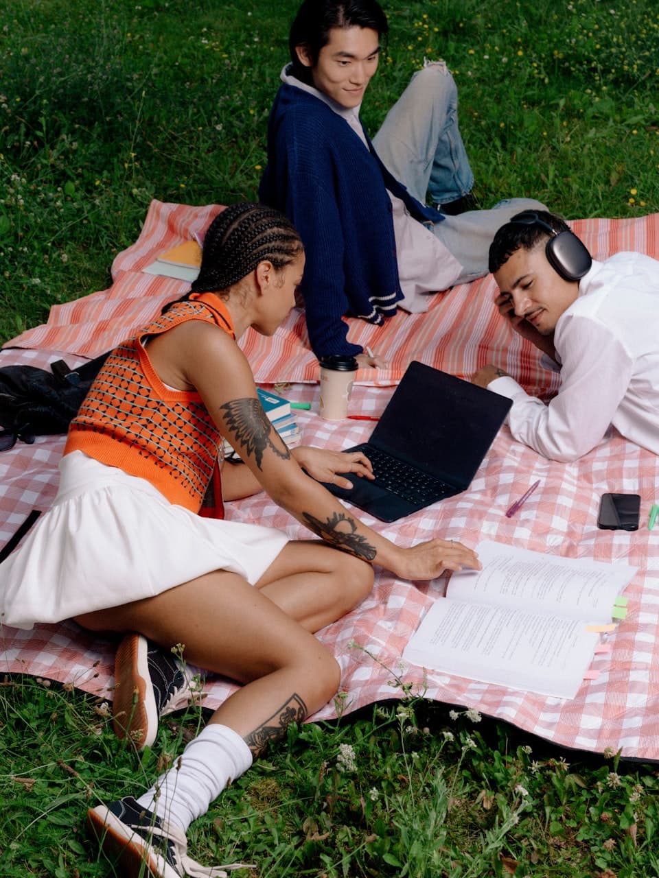 ROOF GARDEN - Image 1