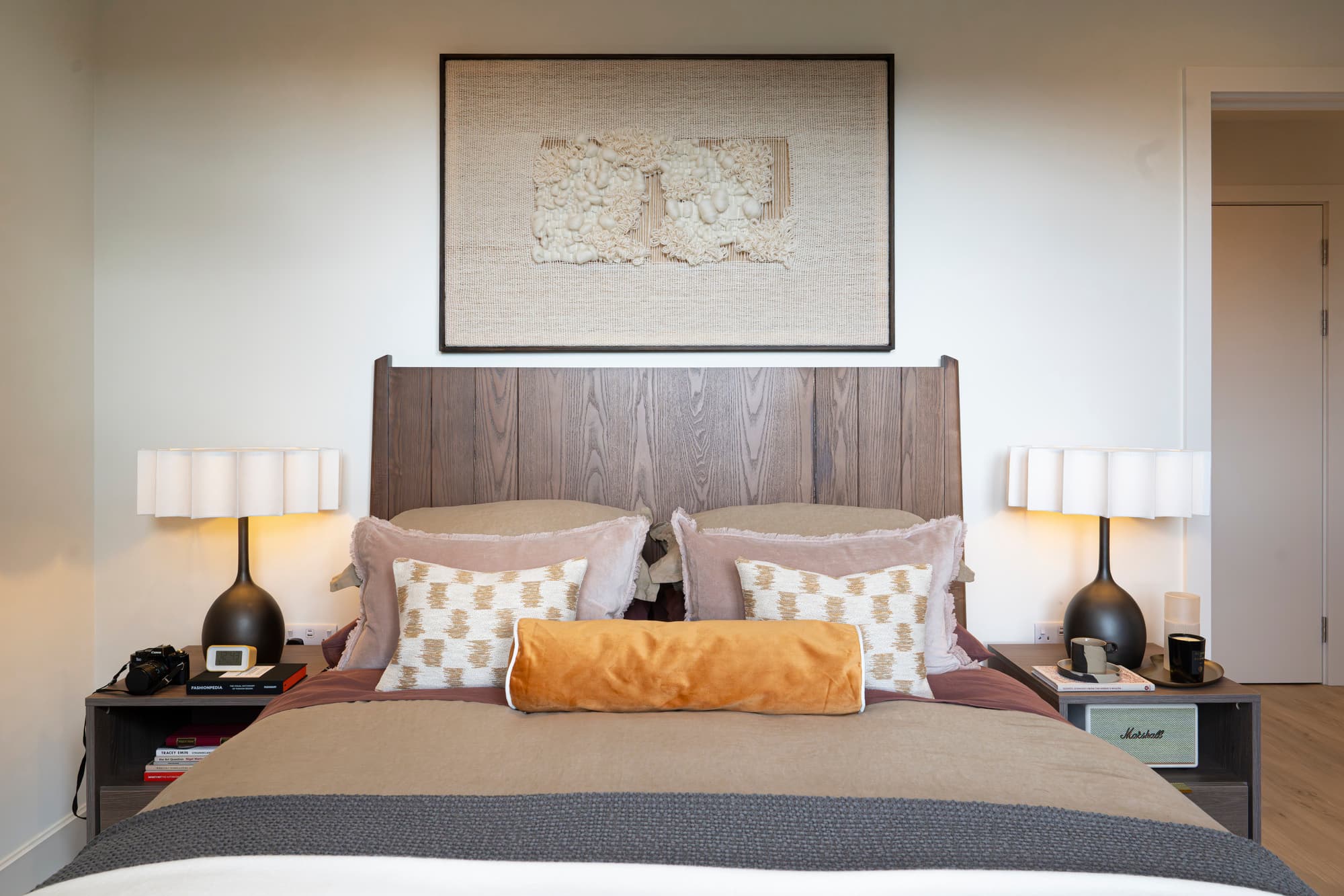 2025 09 18 1644 Mickey LF Lee MX46439