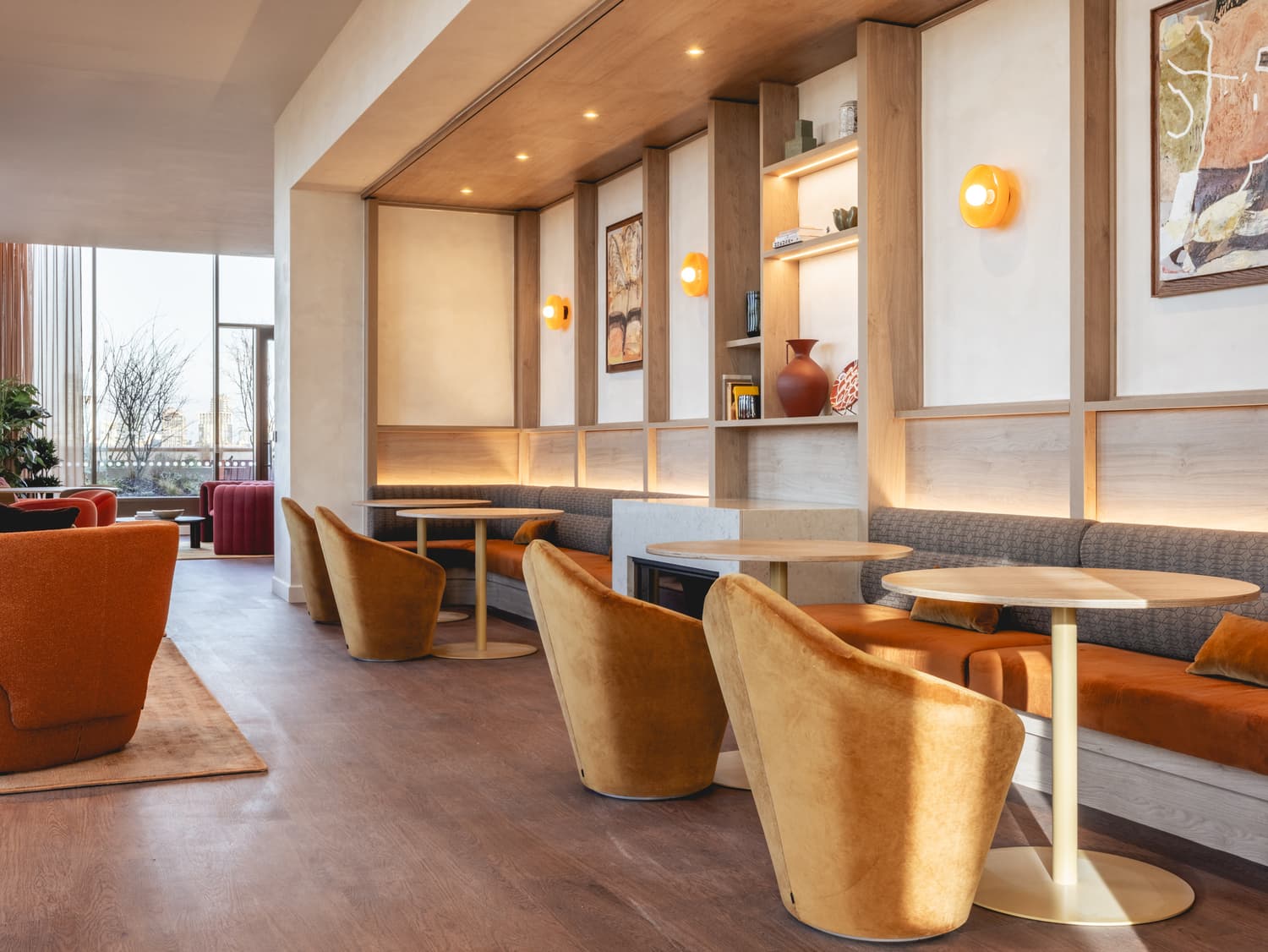 RESIDENT LOUNGES - Image 1